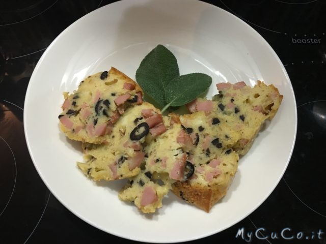 Tortino salato con mortadella, formaggio e olive