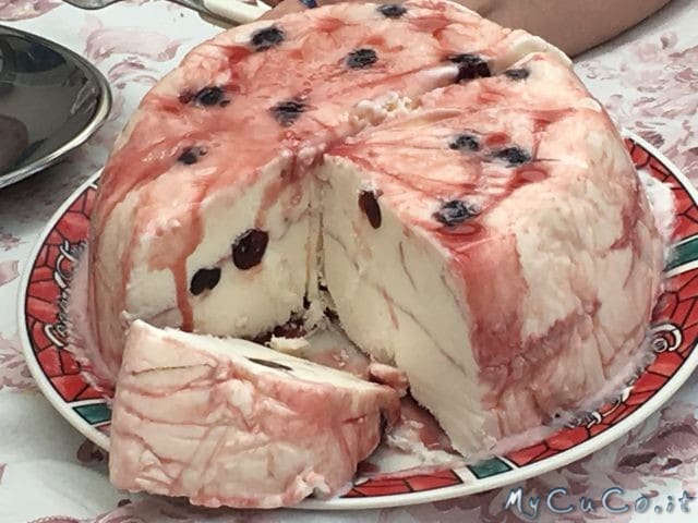 Semifreddo ricotta e amarene