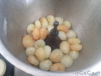 Stufate le cipolline con l'olio SlowCook P1