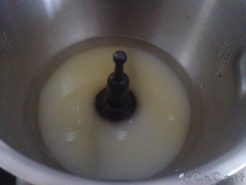Acqua, zucchero e fruttosio