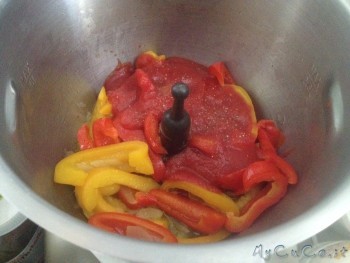 Passata e peperoni