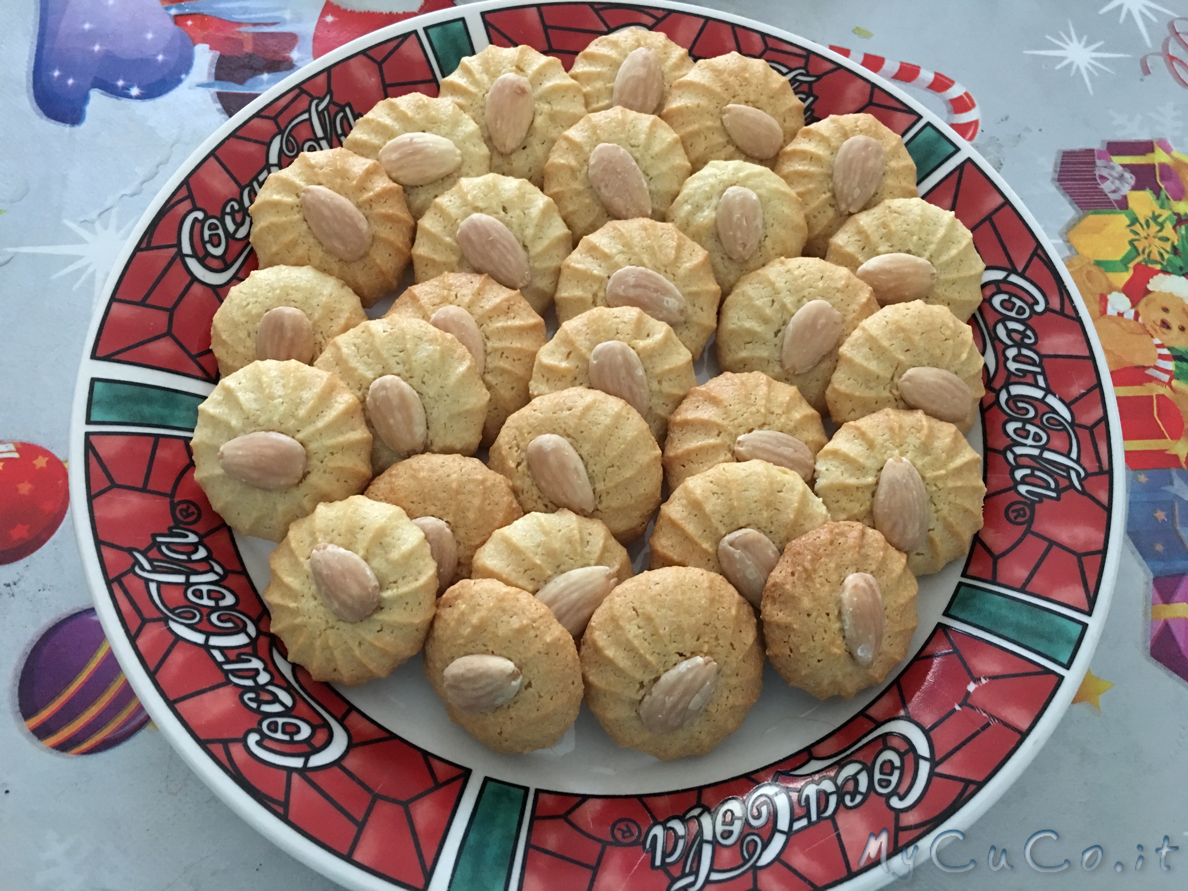 Pasticcini in pasta di mandorle