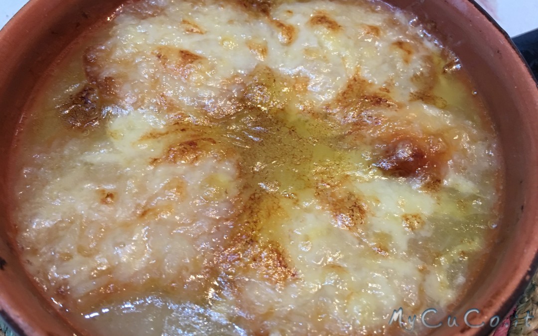 Zuppa di cipolle gratinata con Moulinex Cuisine Companion