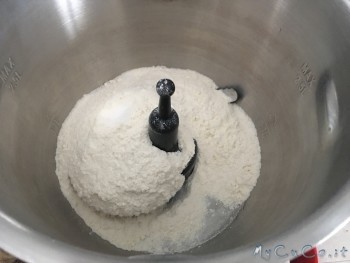 Farina, zucchero, sale
