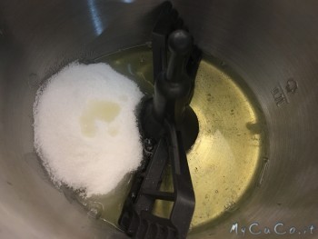 Albumi, zucchero e limone
