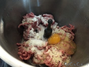 Carne, uova, formaggio, aromi