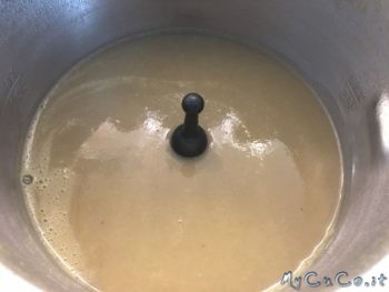 Vellutata light di funghi champignon e patate