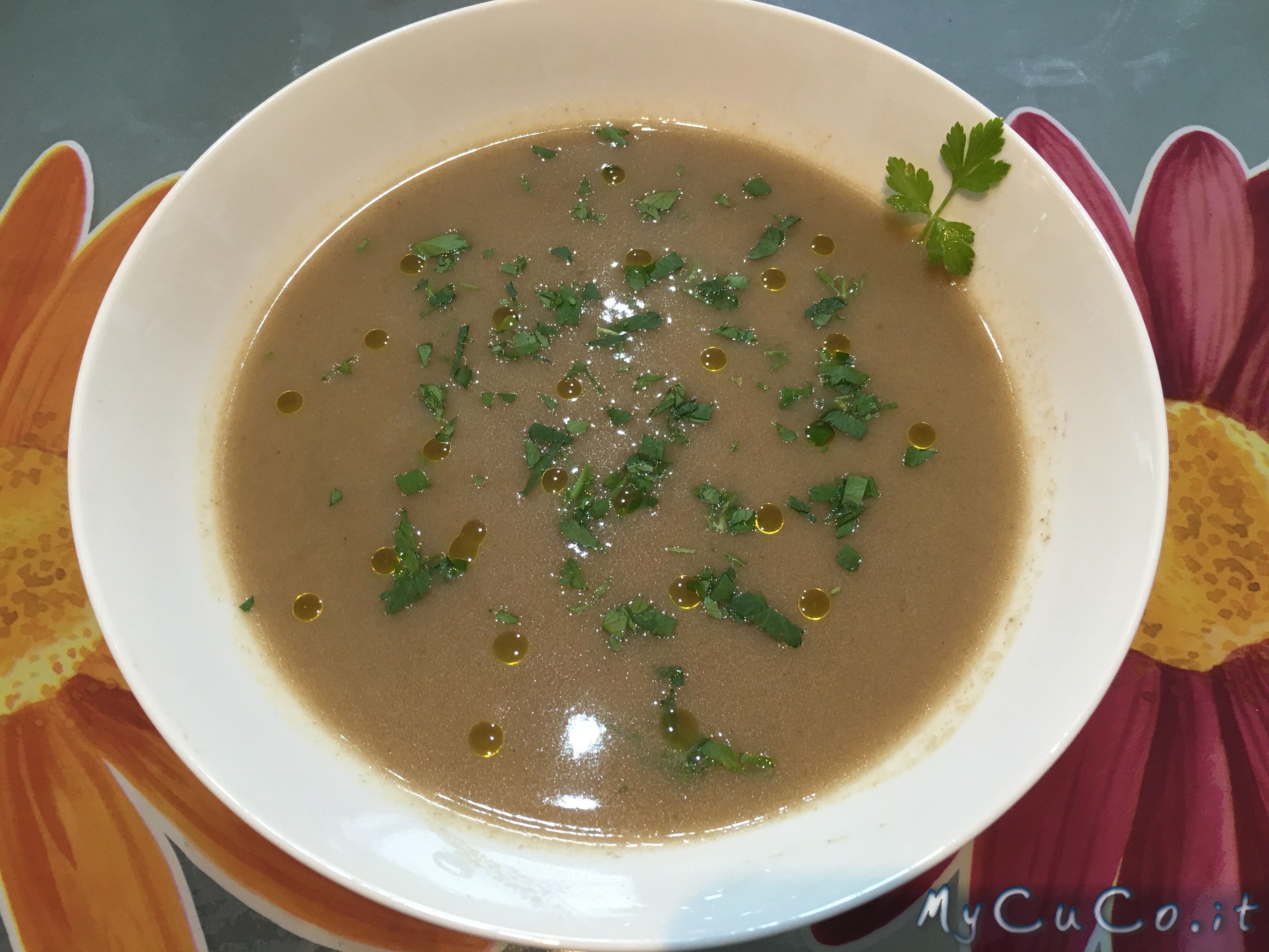 Vellutata di funghi champignon e patate