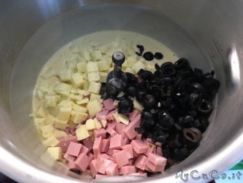 Mortadella, formaggio e olive