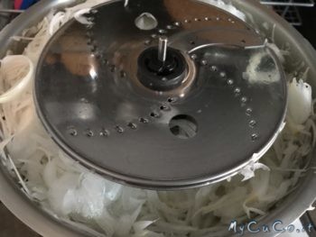Cipolle tagliate a fettine sottili
