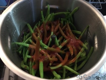 fagiolini e passata di pomodoro