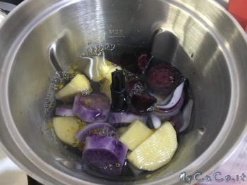 vellutata viola con patate e carote - MyCuCo.it