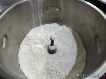 Pizza tradizionale napoletana impastata con Companion Moulinex - mycuco.it