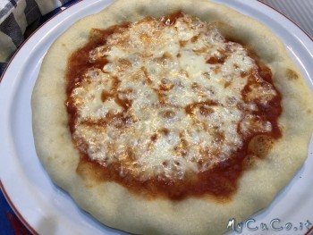 Pizza tradizionale napoletana impastata con Companion Moulinex - mycuco.it