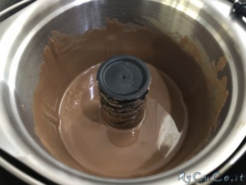 Tronchetto di Natale, torrone al cioccolato e nocciole - mycuco.it