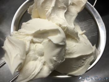 Crema al mascarpone classica per pandoro o tiramisù - mycuco.it