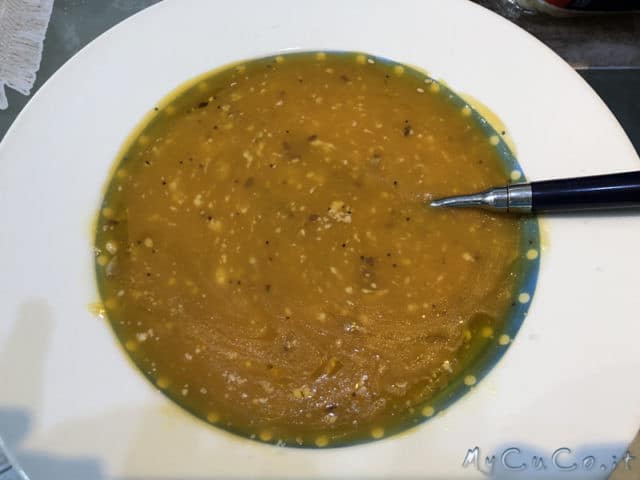 Vellutata carote, patate, cipolla e scalogno col CuCo - mycuco.it