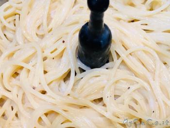 Spaghetti cacio e pepe con il cuco - mycuco.it