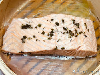 Salmone a vapore con salsa all'aneto - mycuco.it