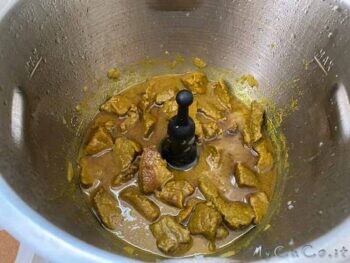 Spezzatino di manzo con porcini e curcuma - MyCuCo.it