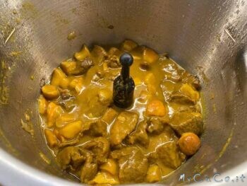 Spezzatino di manzo con porcini e curcuma - MyCuCo.it